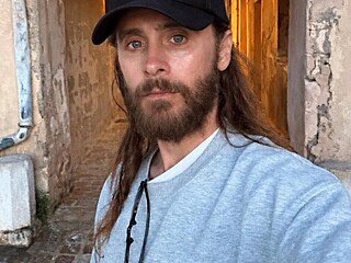 Jared Leto �el� v�n�m obvin�n�m