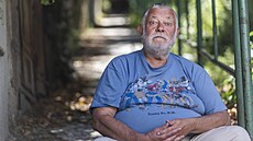 Vlastimil Zav�el