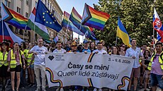 Duhový pr�vod na podporu práv LGBT+, kterým v sobotu 8.8.2026 vyvrcholil...