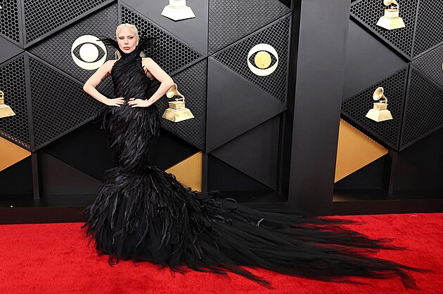 Lady Gaga v �atech od zna�ky Matières F�cales na ud�len� cen Grammy