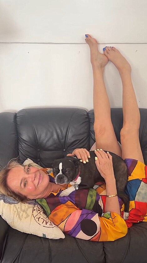 Dagmar Havlov� odpo��v� se svou Jackie. Lidi ale zaujaly sp�e jej� nohy -...