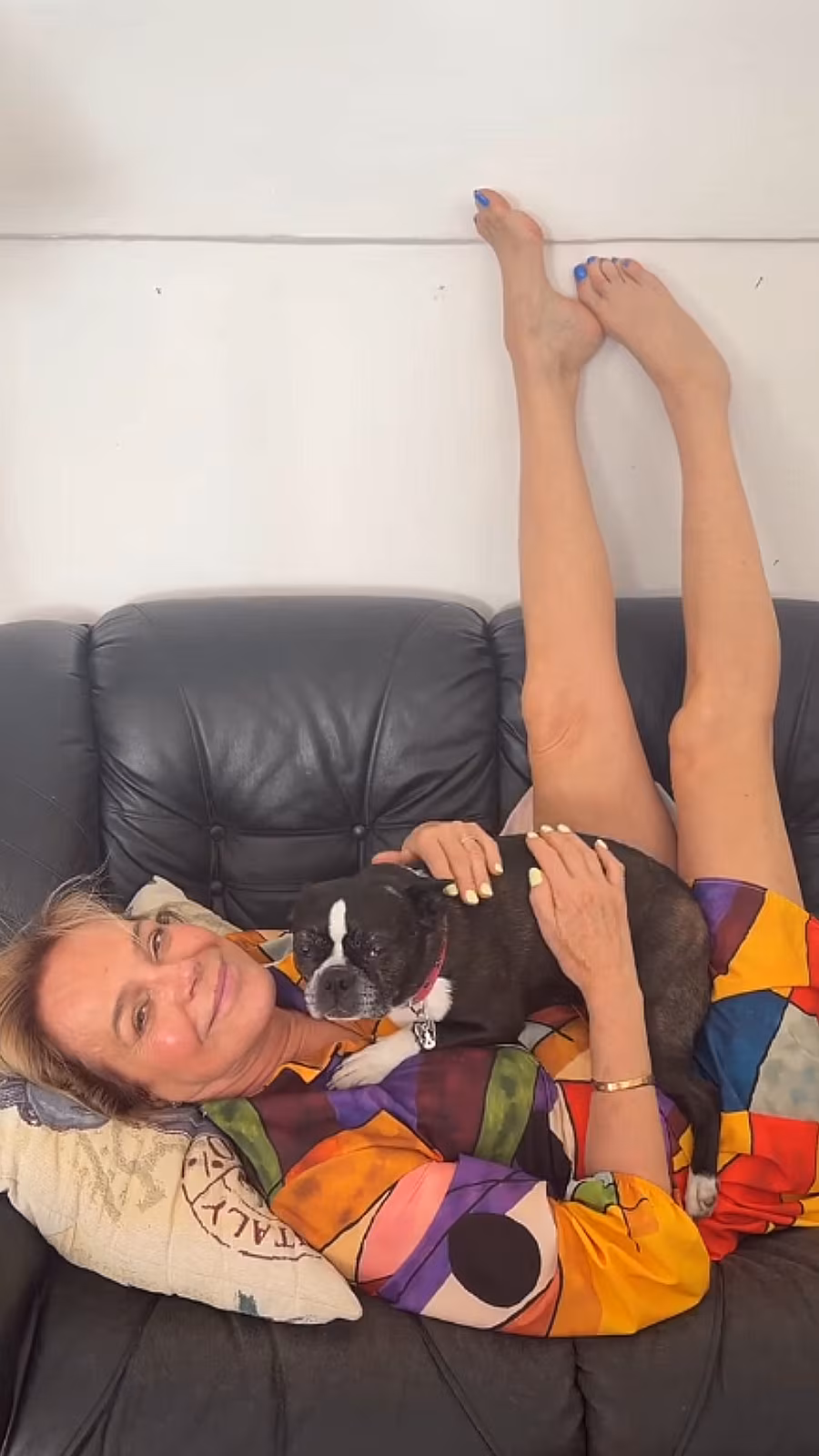 Dagmar Havlov� odpo��v� se svou Jackie. Lidi ale zaujaly sp�e jej� nohy -...
