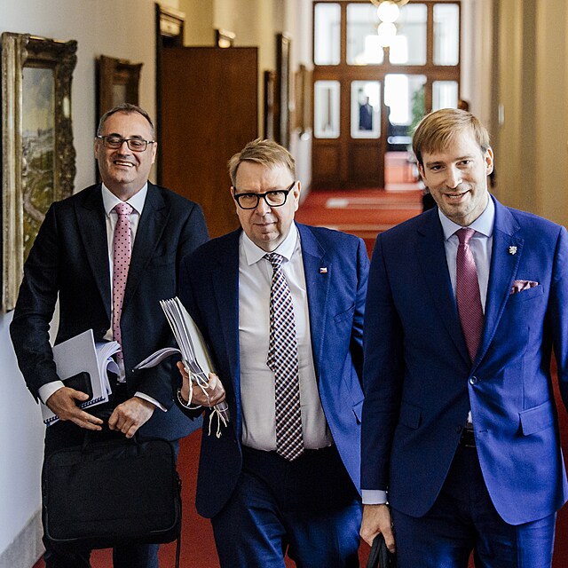 Boris ��astn� a Ale� Juchelka maj� ideologick� obavy o matky, zat�mco Adam Vojt�ch ch�pe, �e si to �ena stejn� za��d� po sv�m.