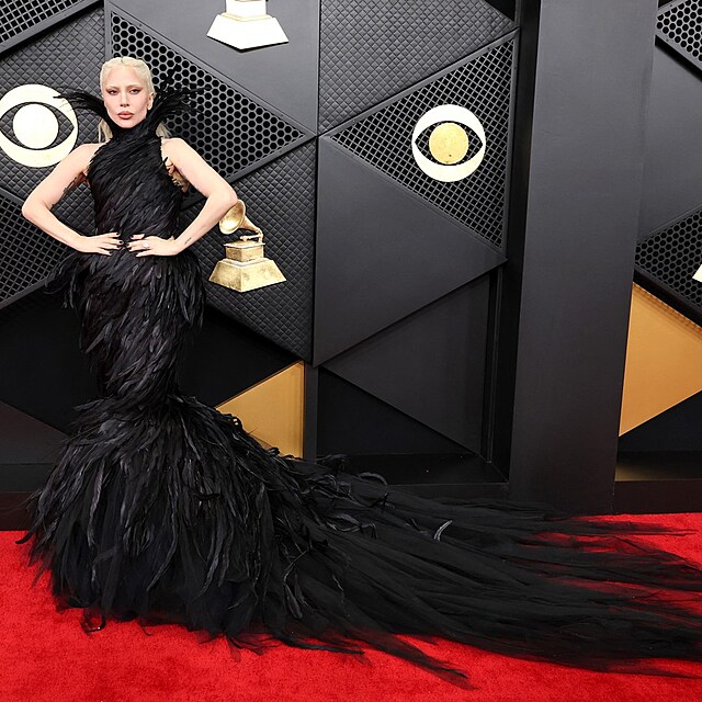 Lady Gaga v �atech od zna�ky Matières F�cales na ud�len� cen Grammy