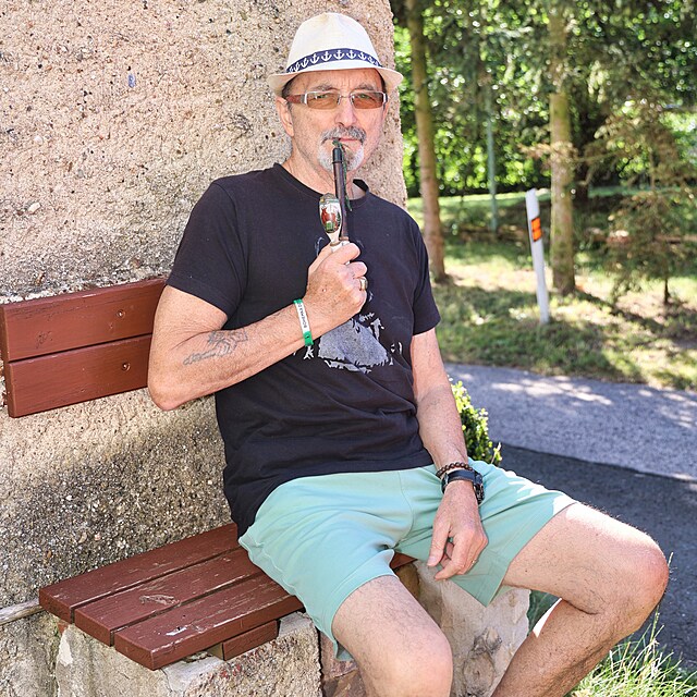 Fajf�i�ka na z�pra�� a pozorov�n� cvrkotu v obci, to je Jardovo!