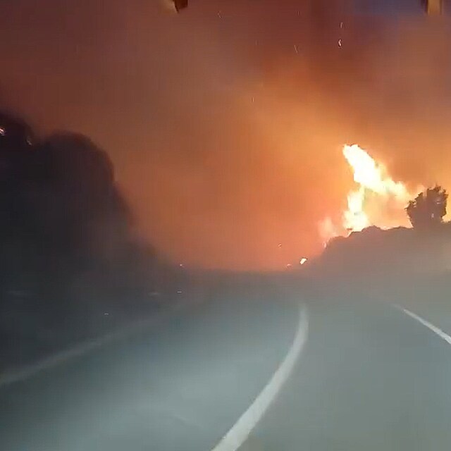 Hasi�i nato�ili pr�jezd plameny na chorvatsk�m Long Islandu.