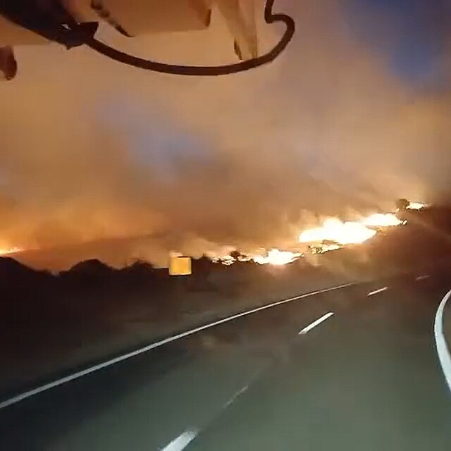Hasi�i nato�ili pr�jezd plameny na chorvatsk�m Long Islandu.