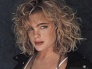 Erika Eleniak je na OnlyFans