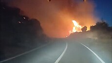 Hasi�i nato�ili pr�jezd plameny na chorvatském Long Islandu.
