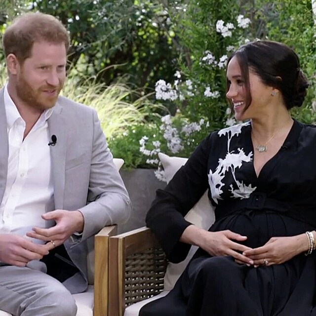 Meghan Markle a princ Harry b�hem interview u Oprah