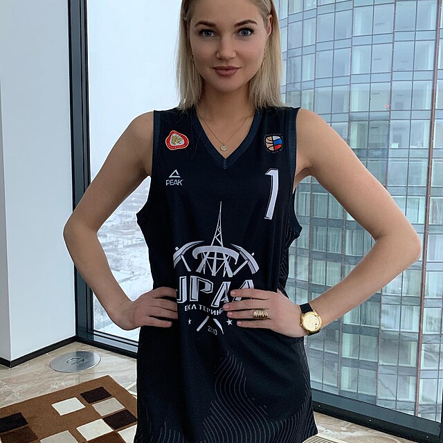Valerije je p�vabn� �ena.
