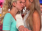 Sophie Rain - staredown s Natalií Reynolds