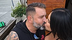 Radek Ka�párek se svou novou láskou, která sdílí zamilované fotky s Radkem...