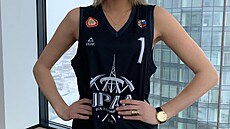 Valerije je p�vabná �ena.
