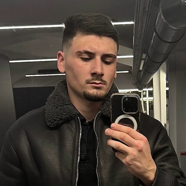 Nikolas Vesel� opustil t�hotnou partnerku