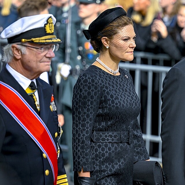 Pohřeb norského krále Haralda V., král Carl XVI Gustaf a princezna Victorie