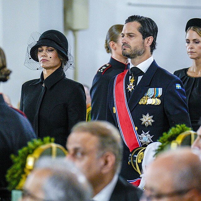 Švédský princ Carl Philip and princezna Sofia na pohřbu krále Haralda V.