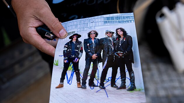 Hollywood Vampires a jejich podpisov� karti�ka