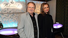Jen�e sama na to nesta�ila, a tak bylo umíst�ní do ústavu nutností.