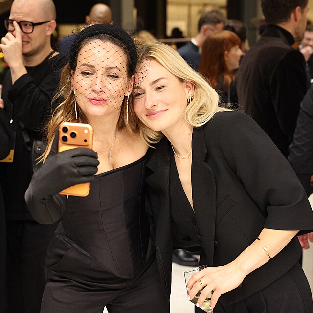 Veronika Arichteva, Zdislava Pokorn�