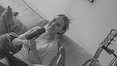 Charlotte Gott tak, jak ji ve�ejnost moc nezná. Bez výrazného make-upu, s...