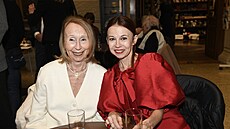 Here�ka s maminkou, s ní� má skv�lý vztah, a dokonce spolu bydlí.