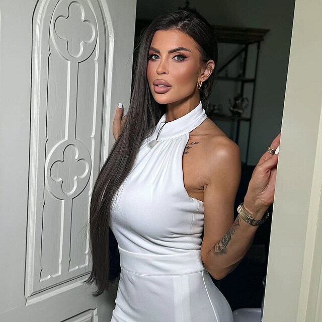 Nov� ��es doplnila elegantn�m b�l�m modelem