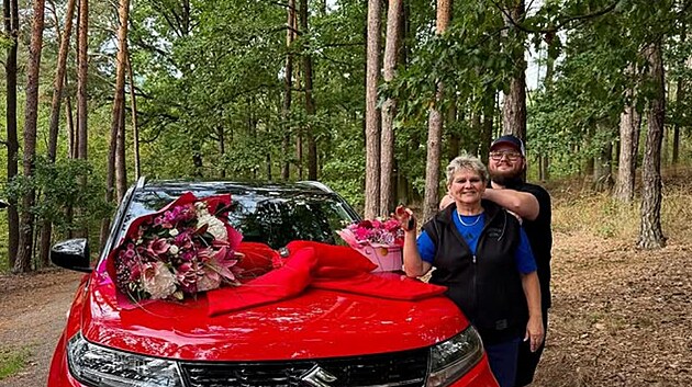FattyPillow koupil sv� m�m� nov� auto