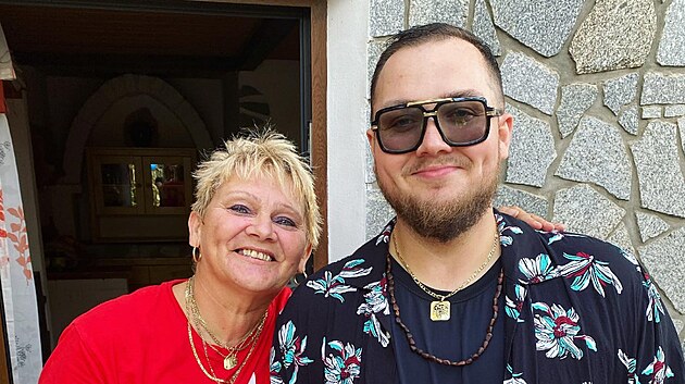 FattyPillow se svou maminkou