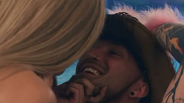 Pepe si v Love Islandu u��v�