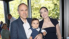 Ivan Pilip s man�elkou Dominikou a synem Tobiá�em