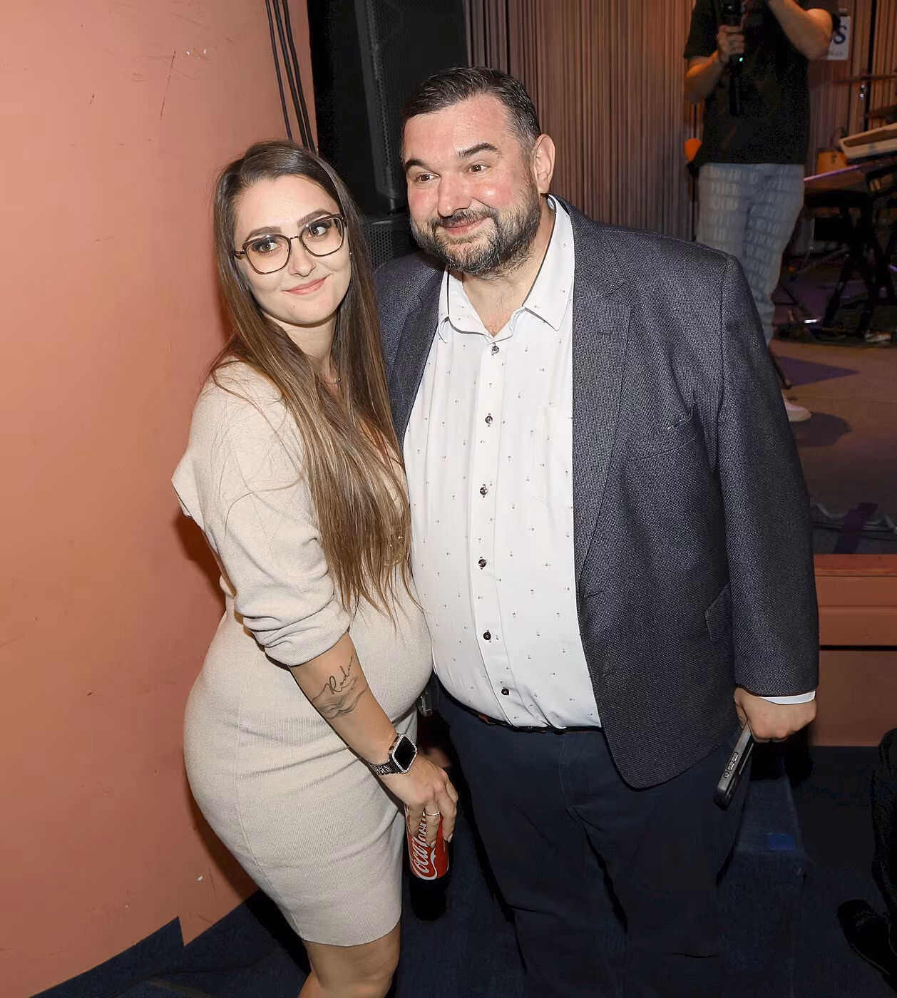 Tom� Magnusek vyvedl partnerku Lucii, kterou skr�val n�kolik let. �ekaj� spolu...