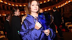 Lucie �á�ková s cenou Thálie za �inohru