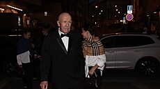H�l je dnes pro Petra Náro�ného nutností. Po zlomenin� stehenní kosti a...