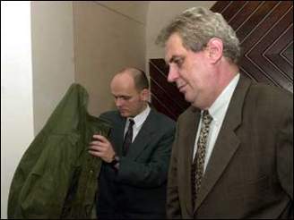 Premiér Milo� Zeman a noviná� Ivan Brezina 