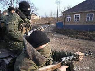 Ruské jednotky obsadily eenskou obec Komsomolskoje