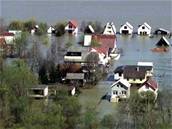 Zaplavené domy v maarském Tiszalöku 