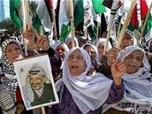 Palestinky protestují proti raketovému útoku Izraele v Gaze