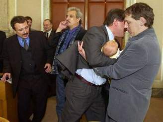Mluvčí vlády se pochlubil synem - iDNES.cz