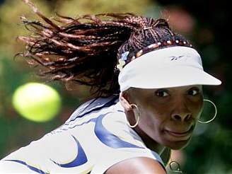 Venus Williamsová se soustedí na úder