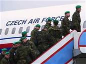 Vojáci odlétají do Kosova