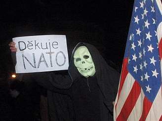 Anarchisté proti NATO