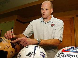 Brad Friedel, americký branká Aston Villy