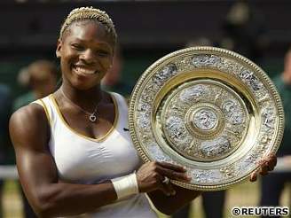 Serena Williamsová  s víteznou trofejí