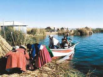 Indiáni na jezee Titicaca