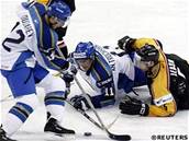 Kazachstán - N�mecko: Dudarev, Tro��inský a Leask