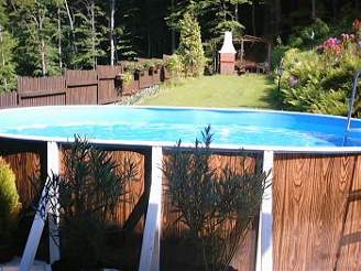Zahradní bazén se proměnil v elektrickou past. Ilustrační foto