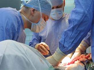 Mezi nejastji chybující lékae údajn patí chirurgové.