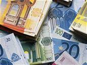 Jako guvernér pipustil Zdenk Tma odloení eura za dosud oficiální termín 2010 poprvé. Ilustraní foto