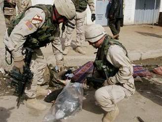 Pi útocích Talibanu bylo letos v Afghánistánu usmrceno tém 60 amerických voják.
